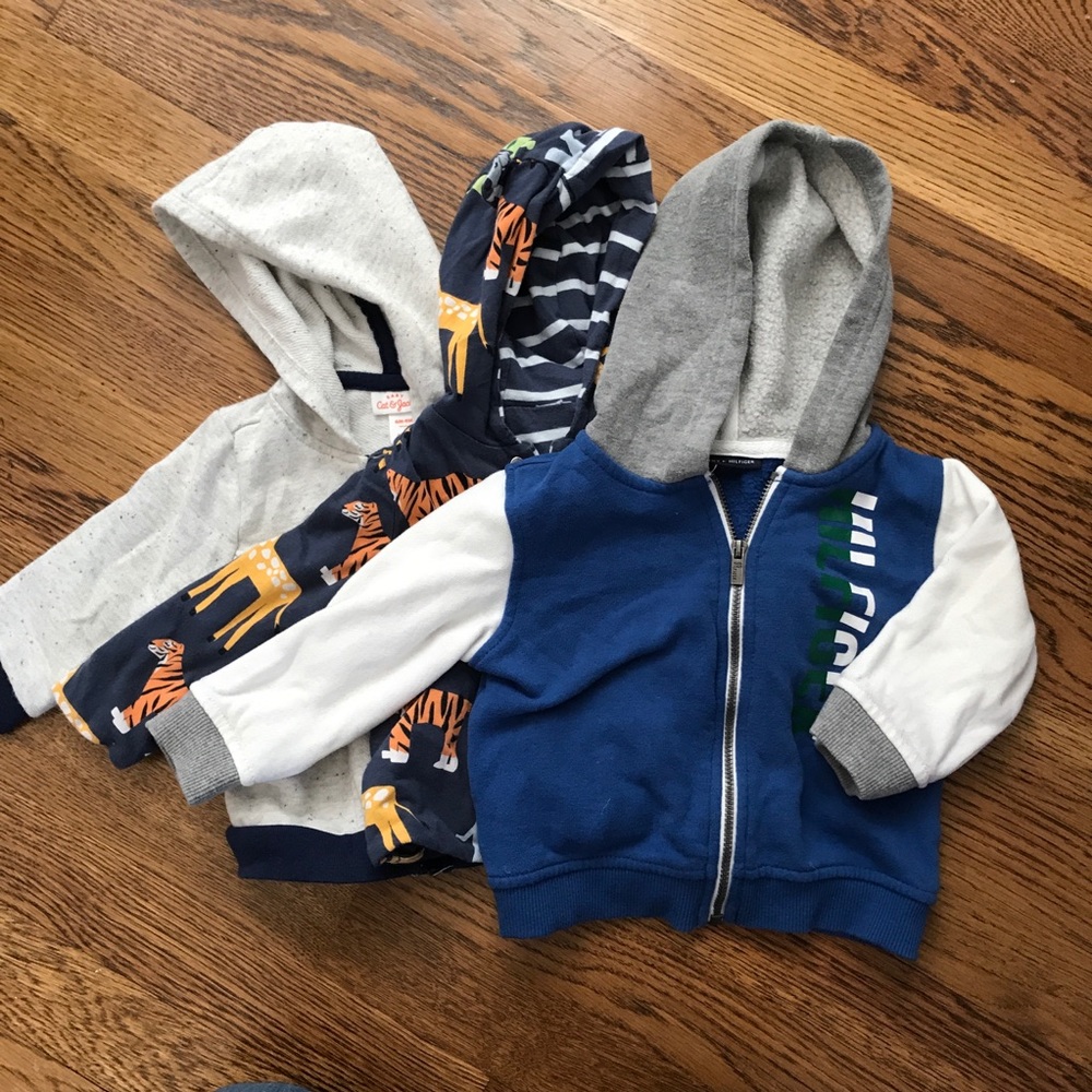 Set of 3 hooded jackets for baby